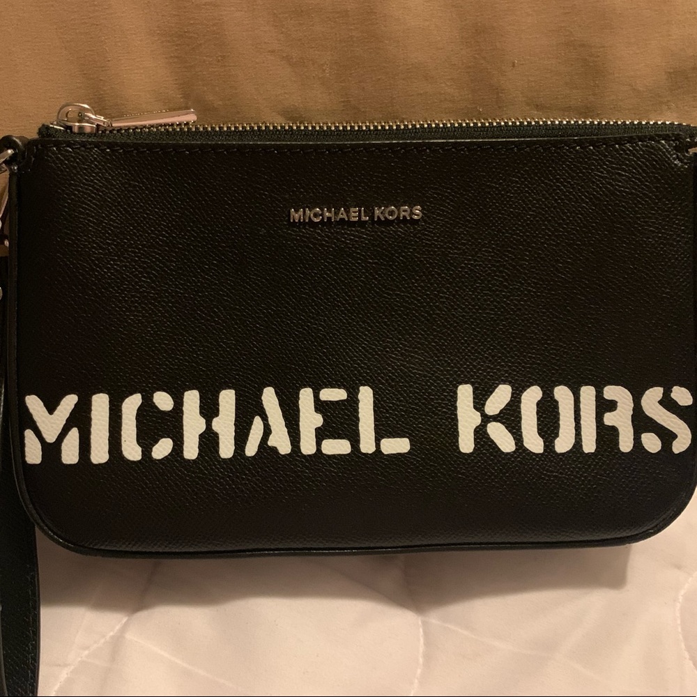 Michael Kors wristlet